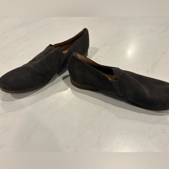 Women’s Size 8 Grey Suede Loafers - Picture 4 of 7